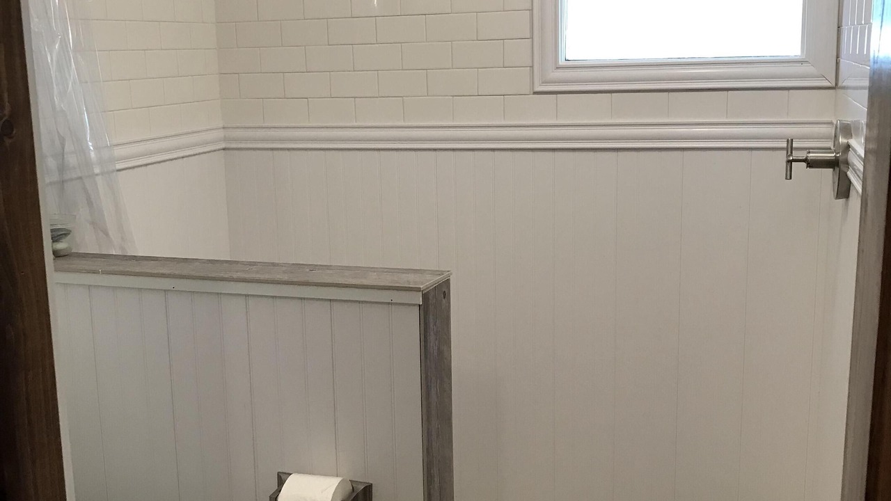 Photo of Bathroom in Colebrook