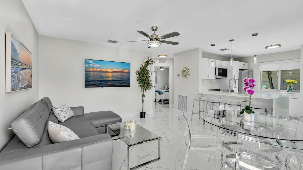 Photo of Livingroom in Melaleuca Gardens