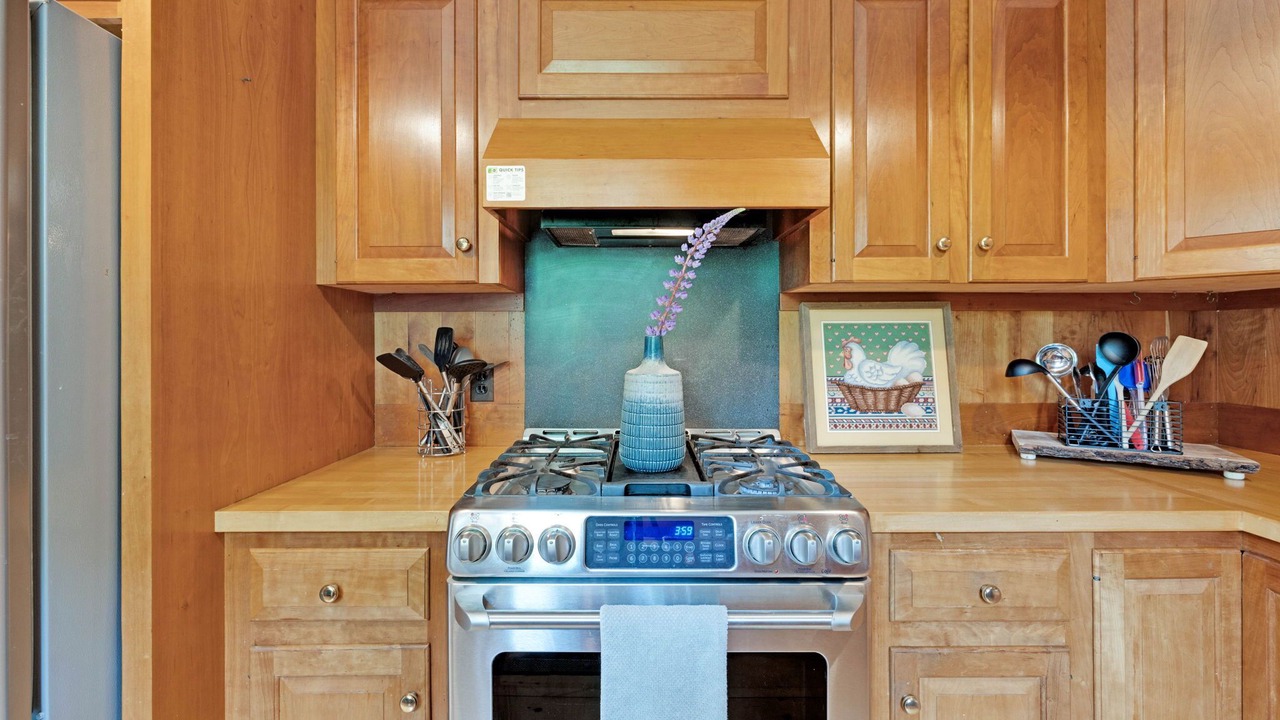 Photo of Kitchen in Seal Cove