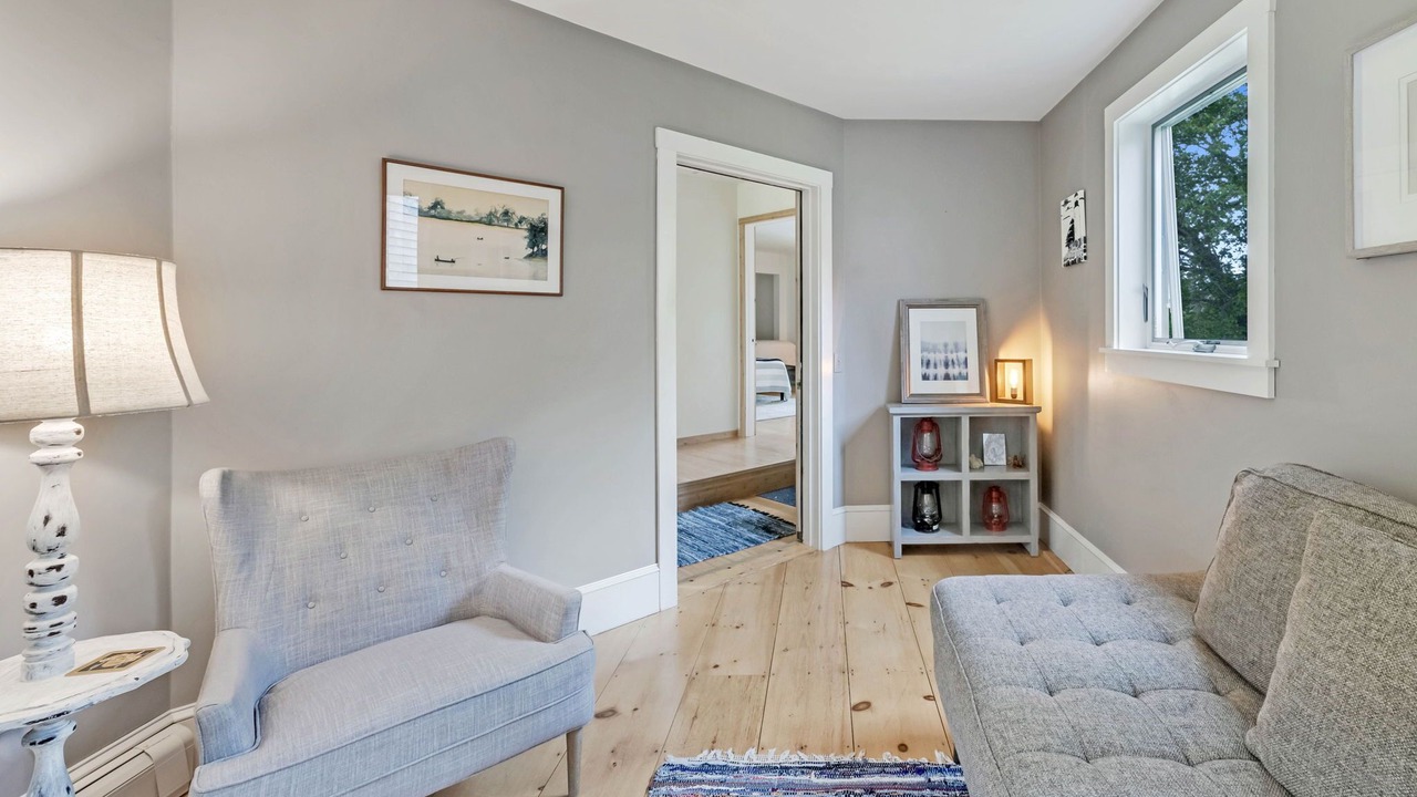 Photo of Livingroom in Seal Cove