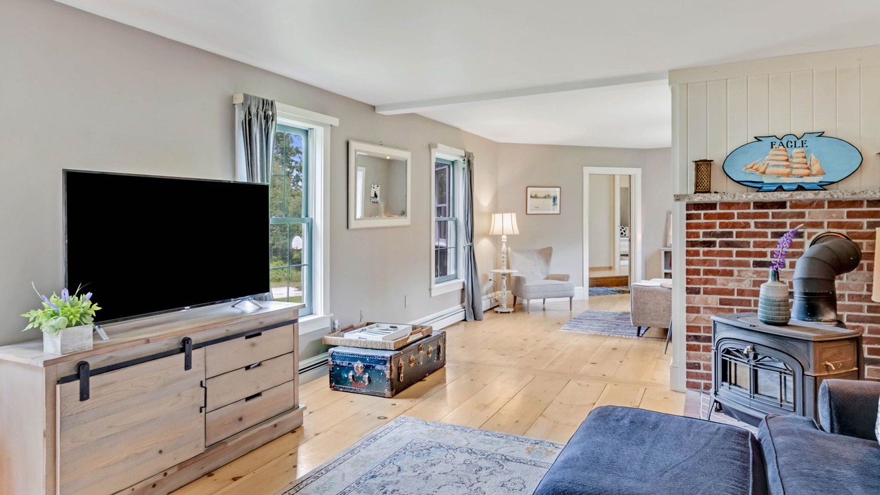 Photo of Livingroom in Seal Cove