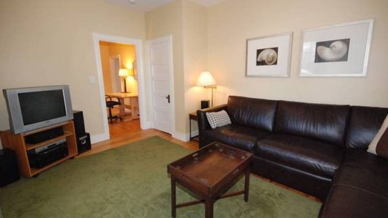 Photo of Livingroom in Back Cove