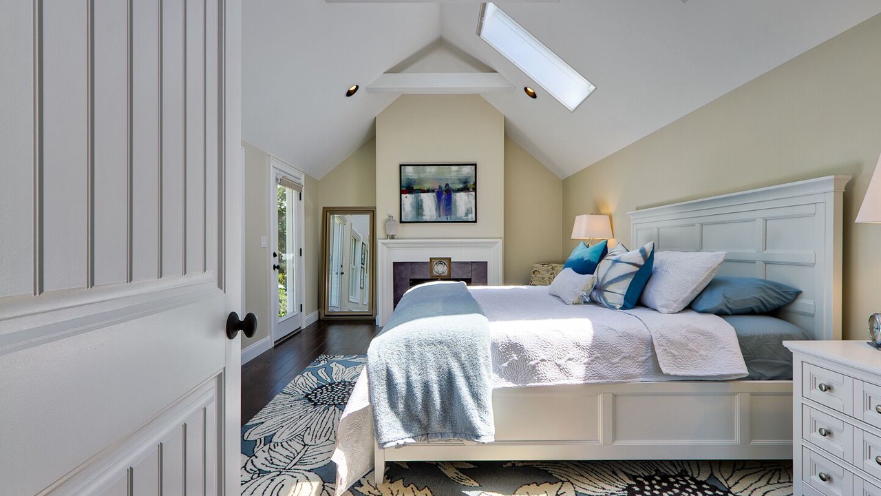 Photo of Bedroom in Pond Cove