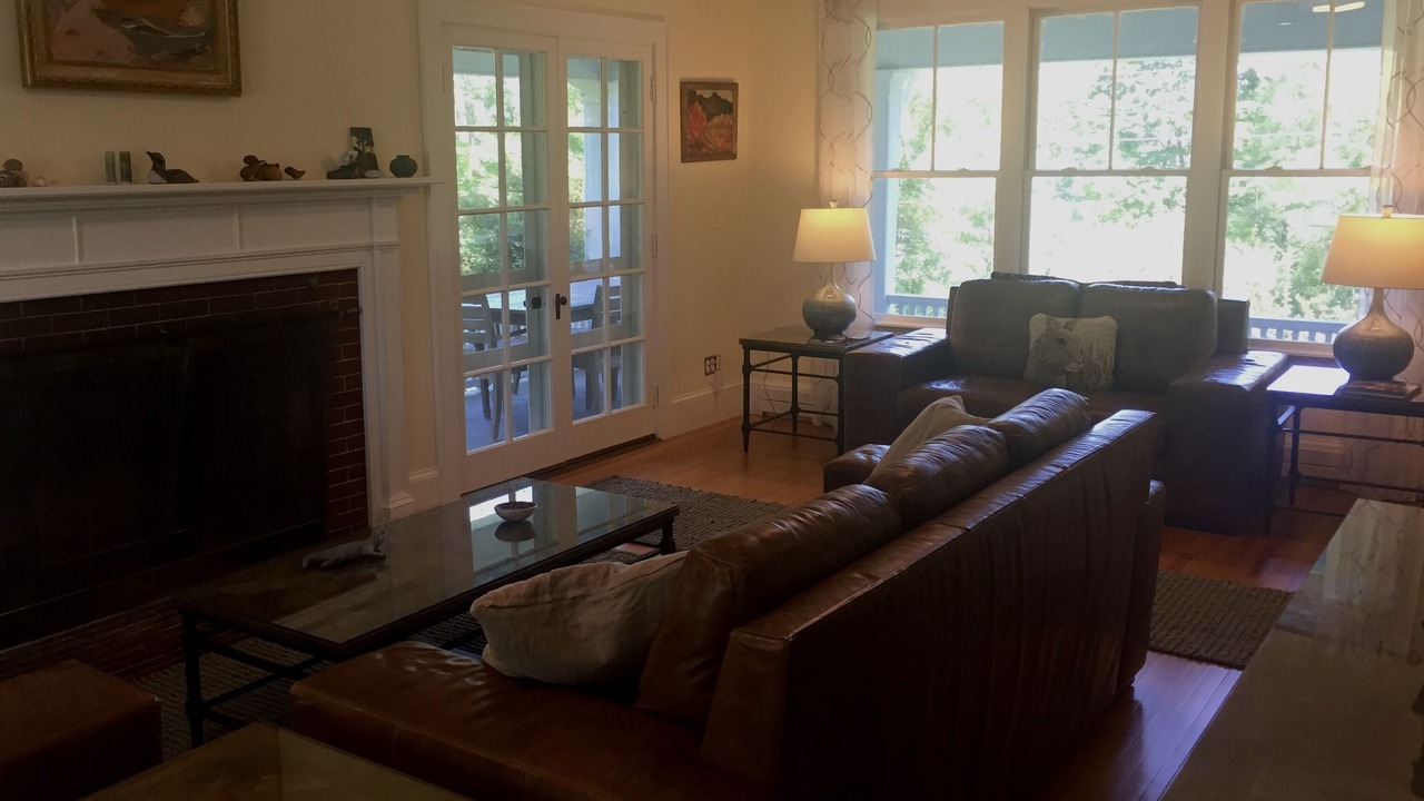 Photo of Livingroom in Glen Cove
