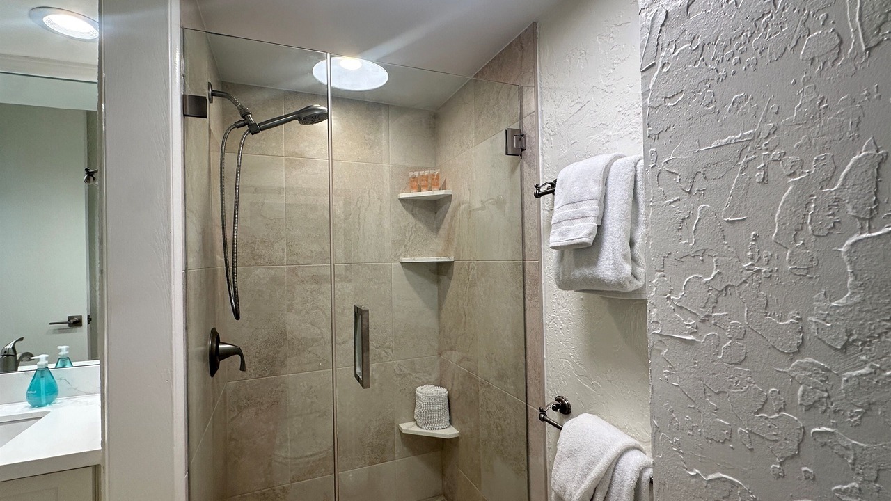 Photo of Bathroom in Honokowai