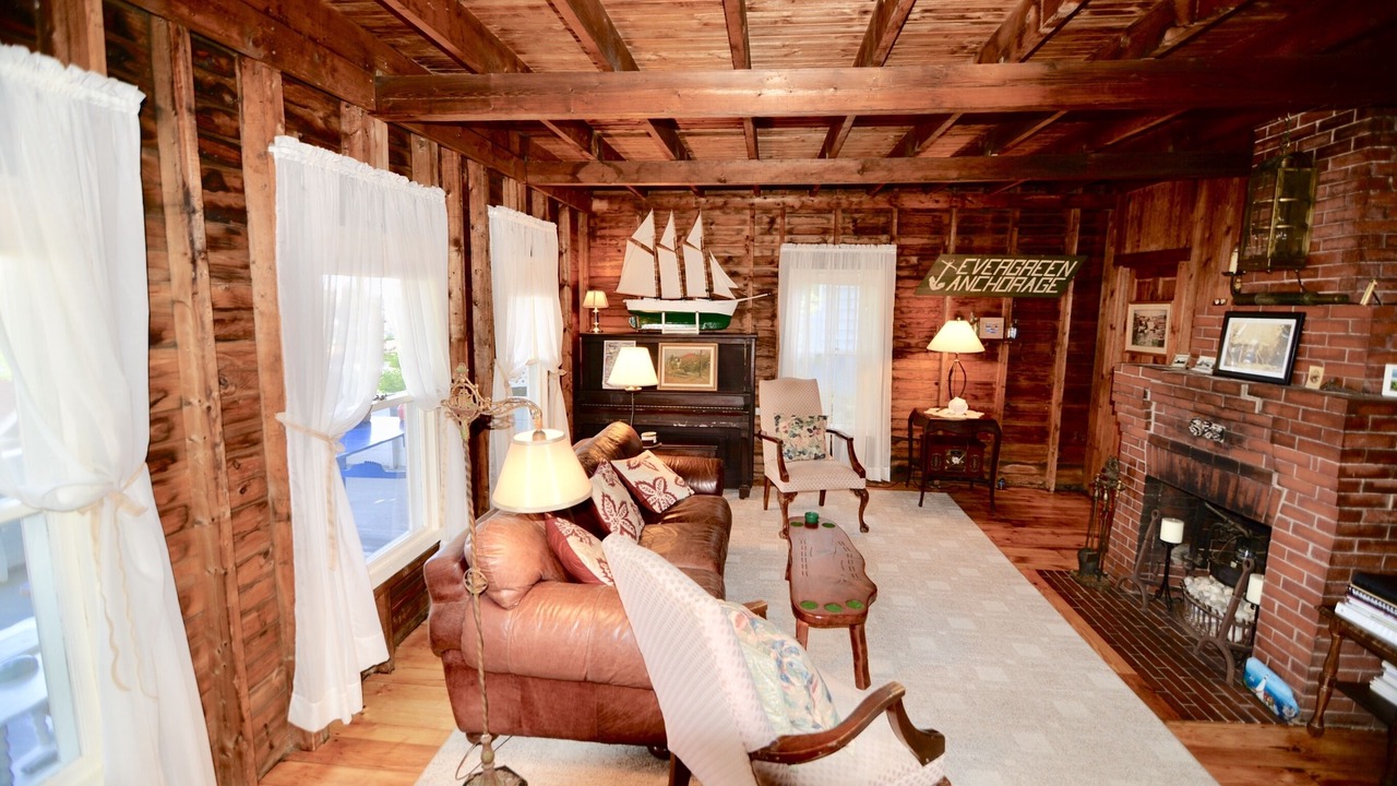 Photo of Livingroom in Peaks Island
