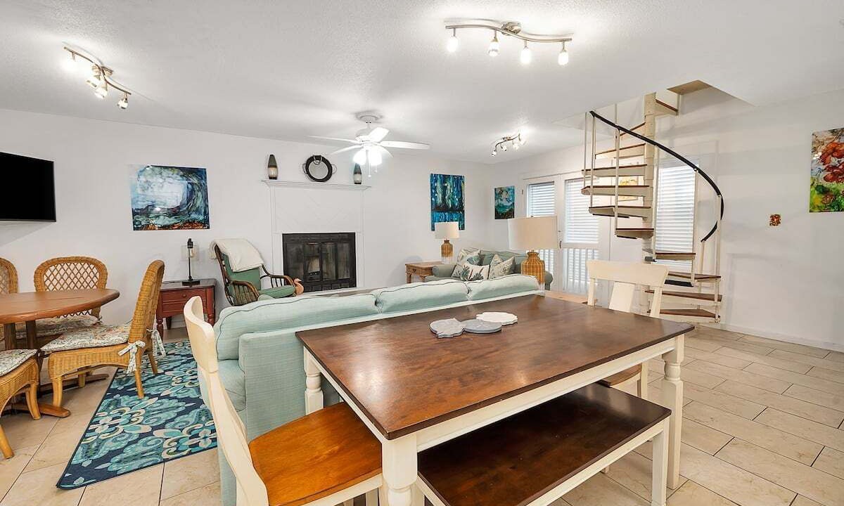 Photo of Livingroom in Saint Simons Island