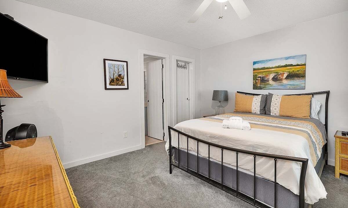Photo of Bedroom in Saint Simons Island