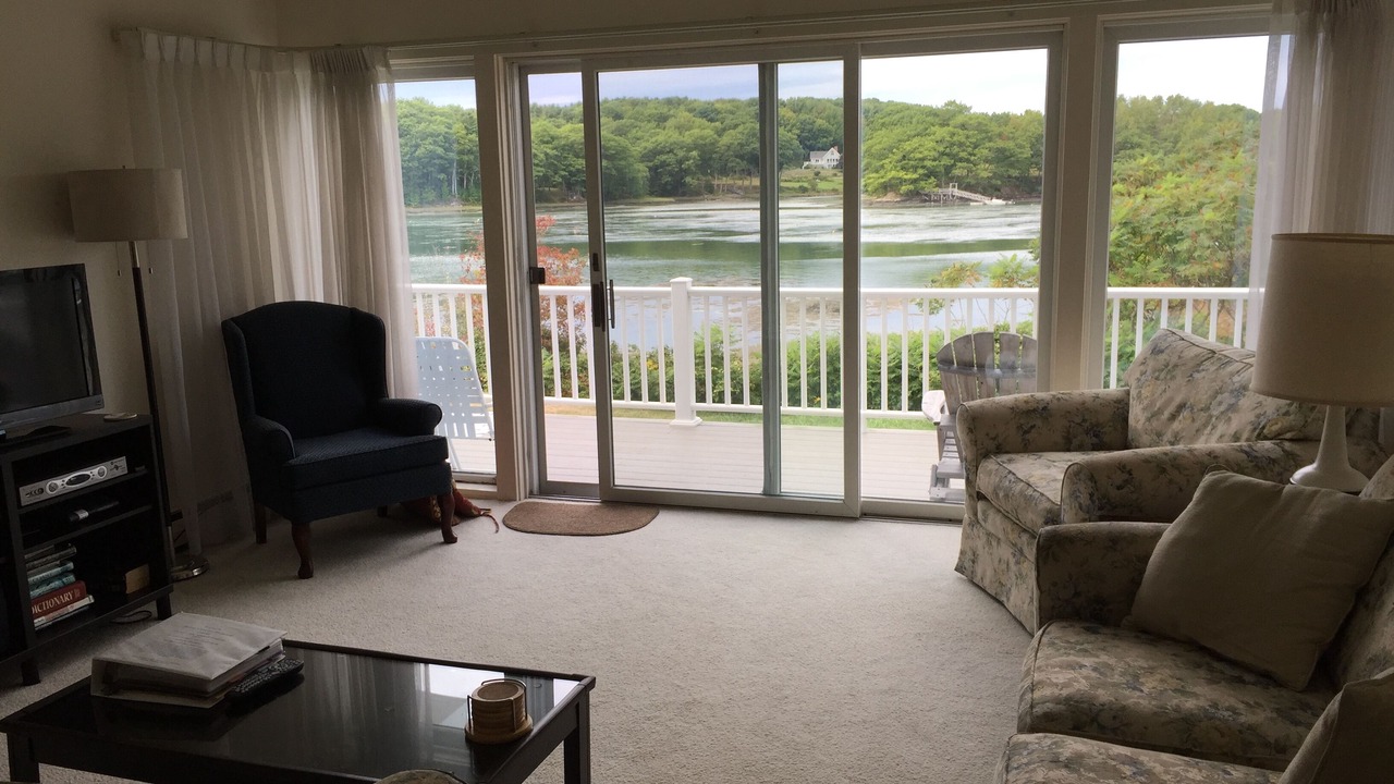 Photo of Livingroom in Isle of Springs