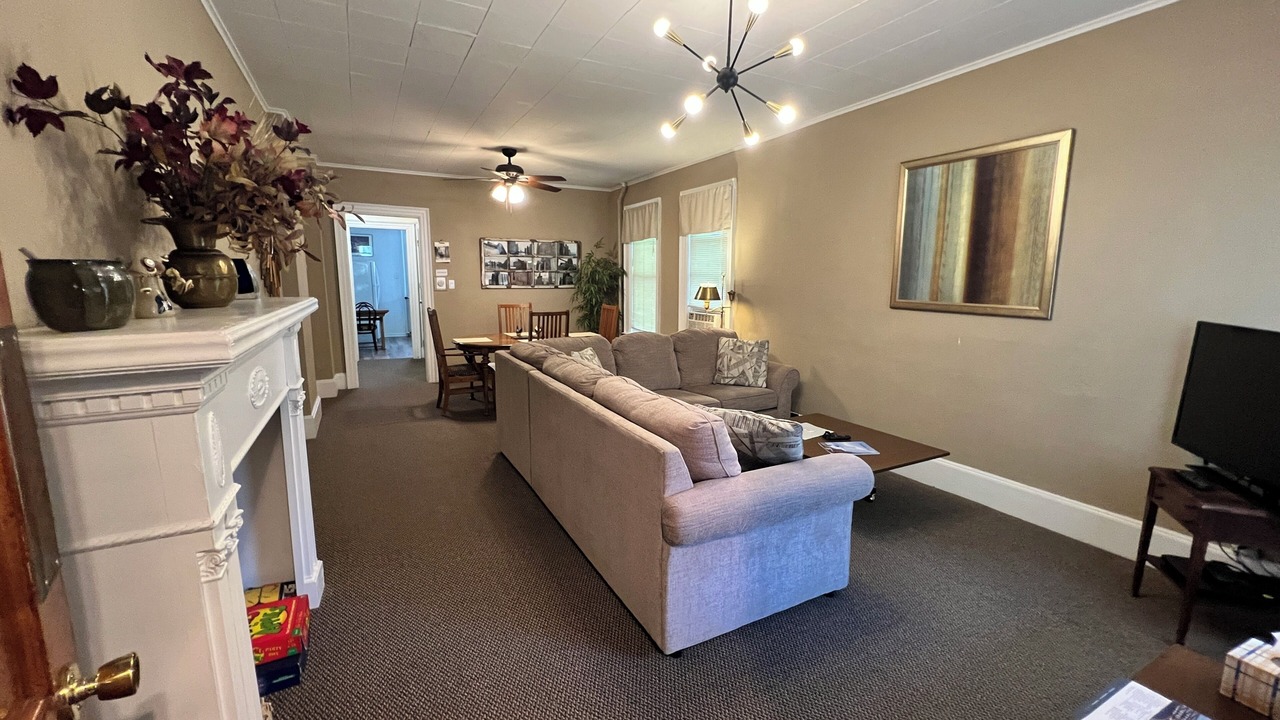 Photo of Livingroom in Downtown Niagara Falls