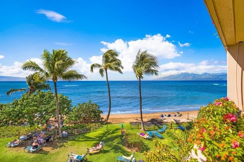 Photo of Others in Kahana
