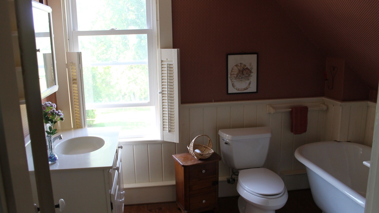 Photo of Bathroom in New Harbor