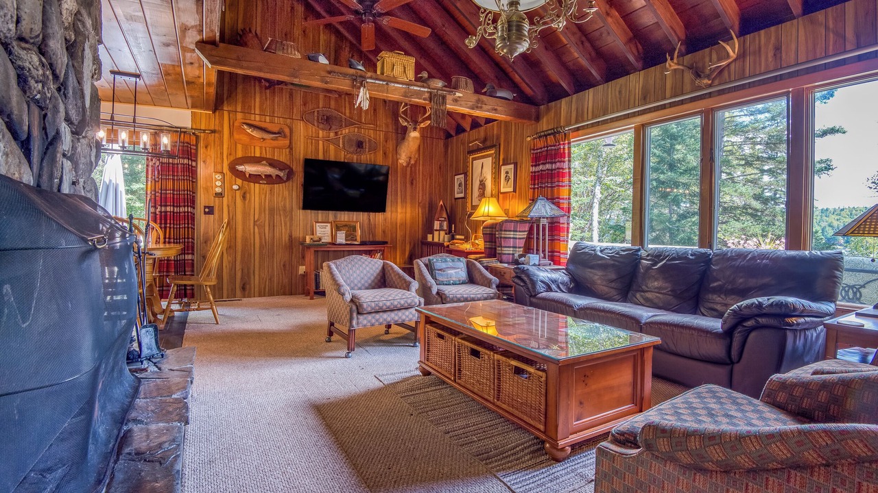 Photo of Livingroom in Rangeley