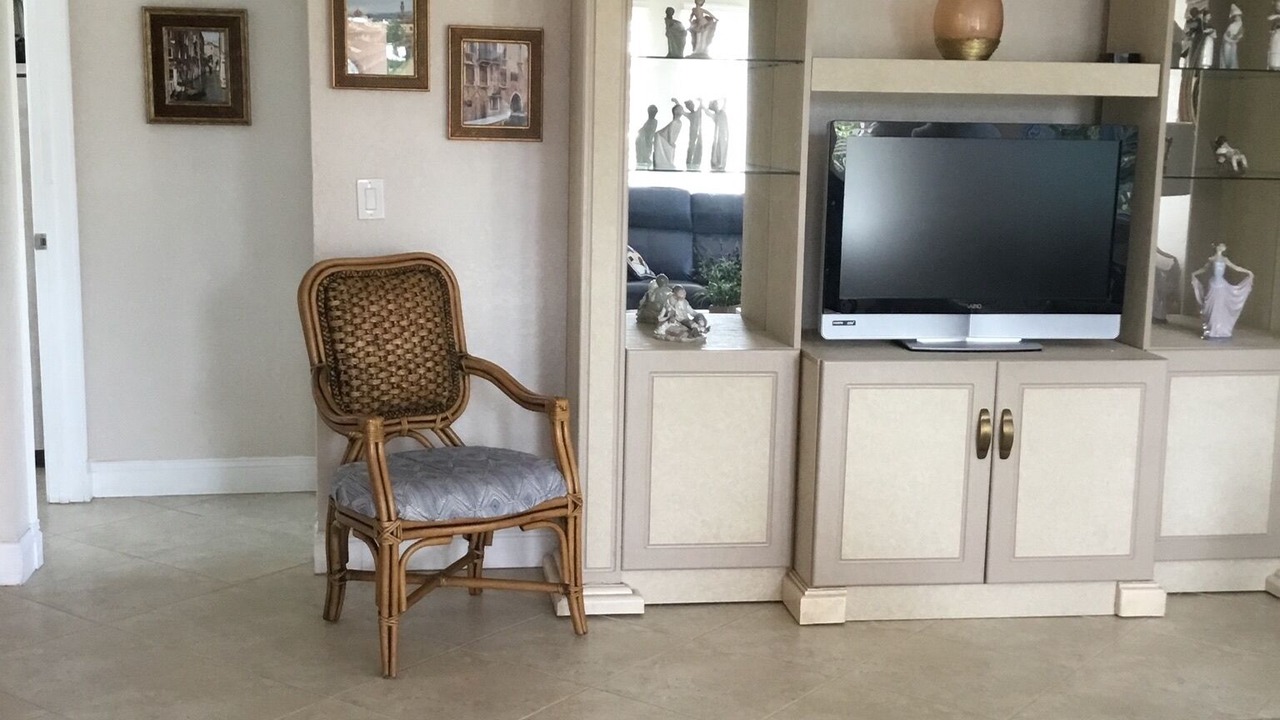 Photo of Livingroom in Naples Park