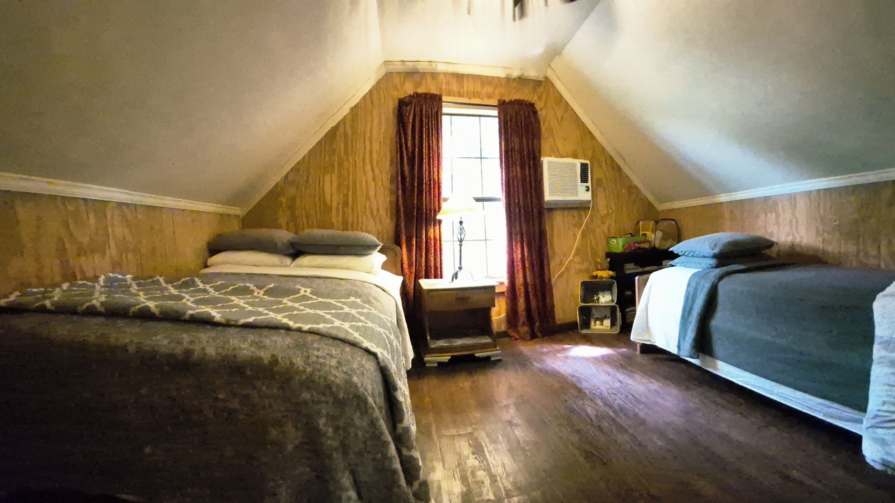 Photo of Bedroom in Flint