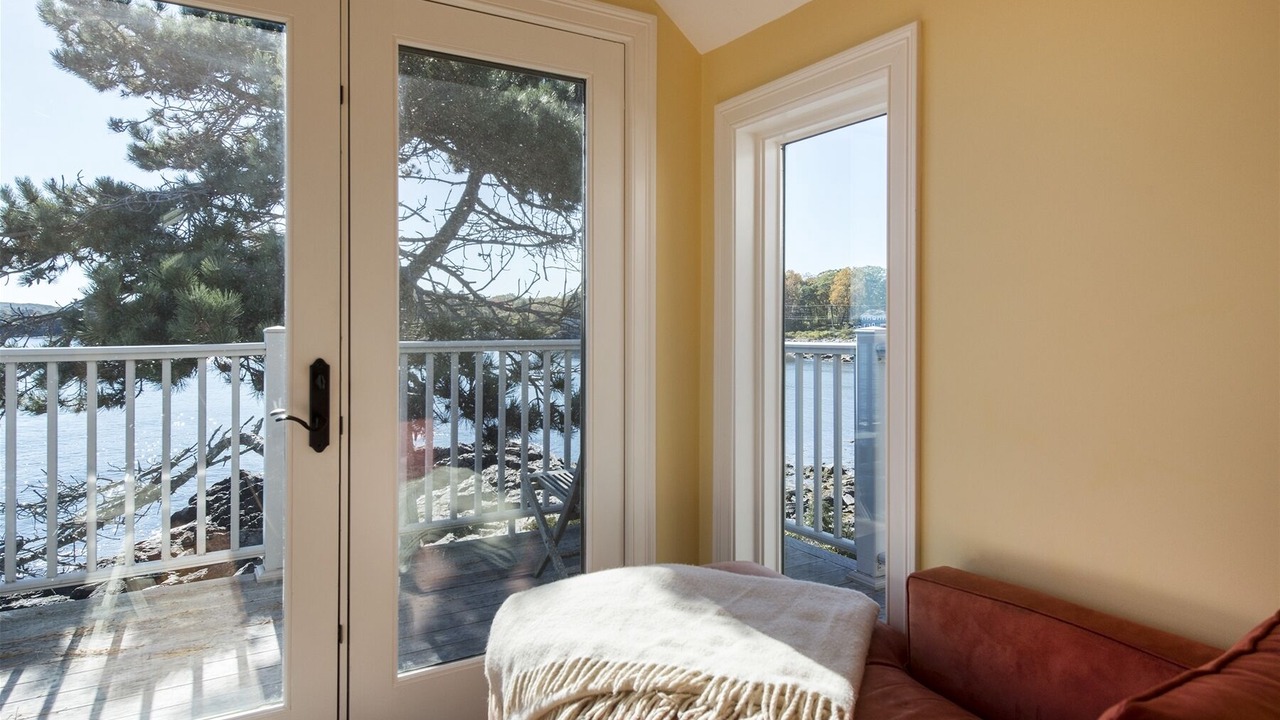 Photo of Patio Balcony in Pond Cove
