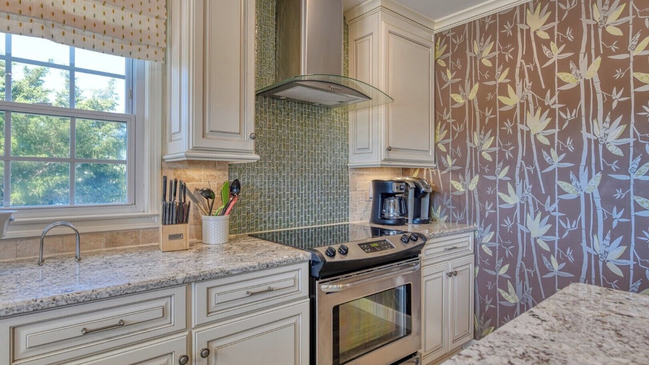 Photo of Kitchen in Inlet Harbour