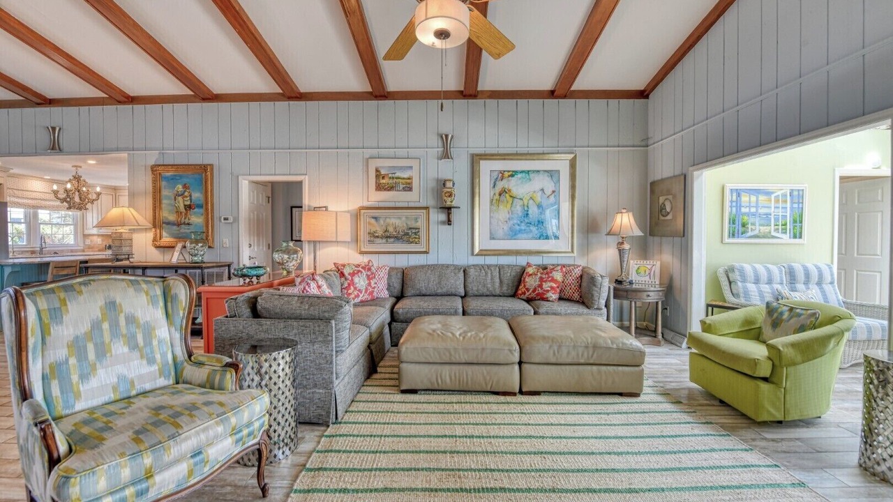 Photo of Livingroom in Inlet Harbour