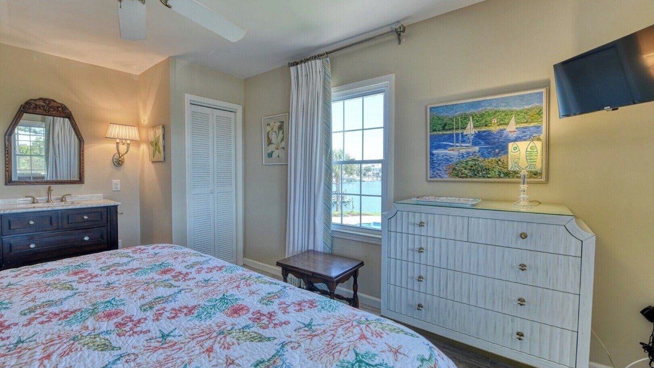 Photo of Bedroom in Inlet Harbour