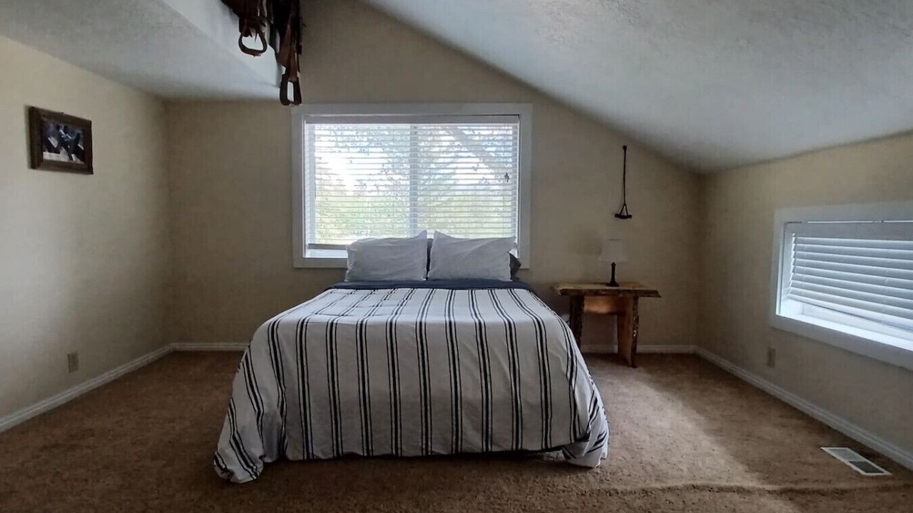 Photo of Bedroom in Alton