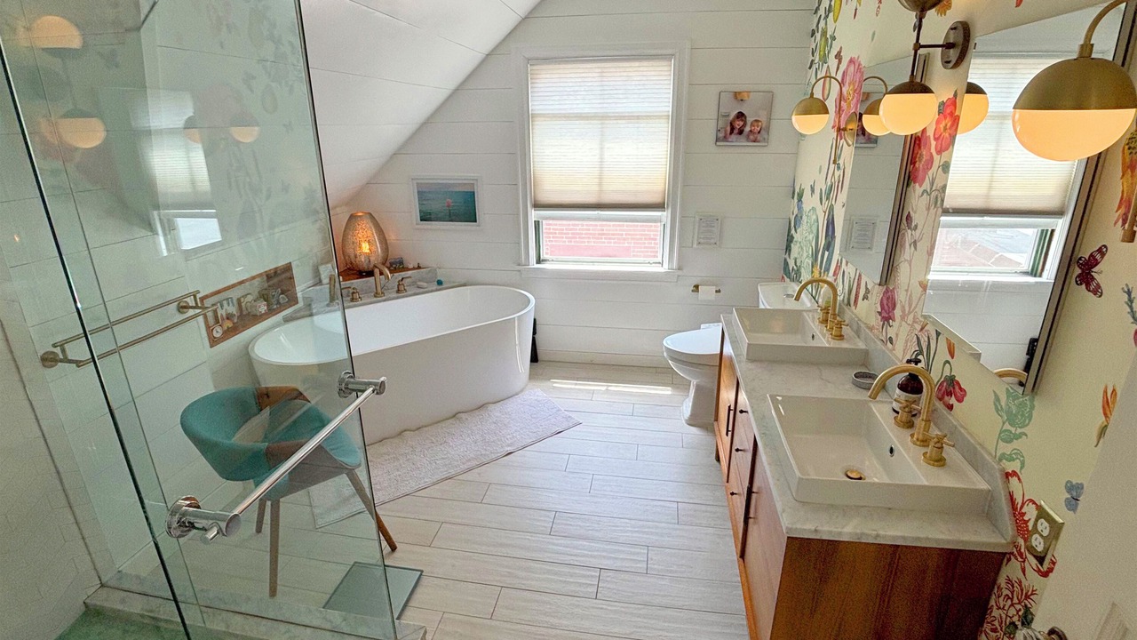 Photo of Bathroom in West End