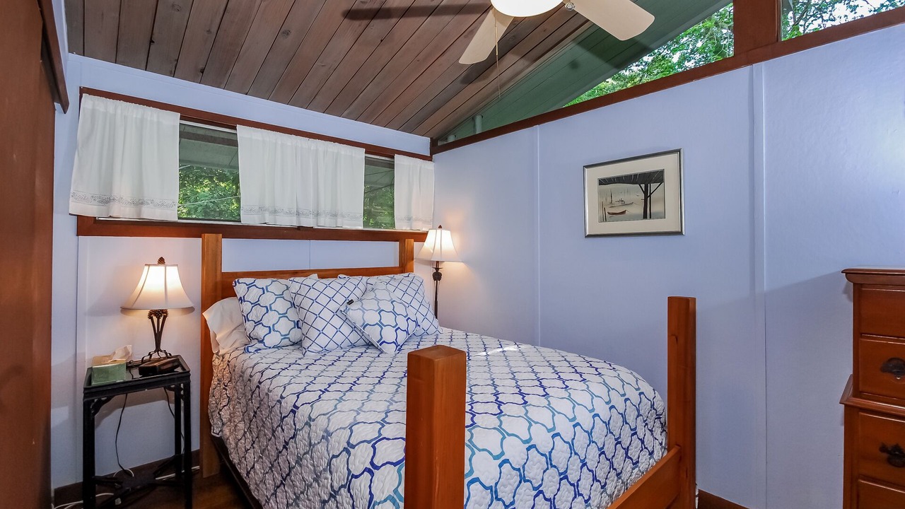 Photo of Bedroom in Matunuck