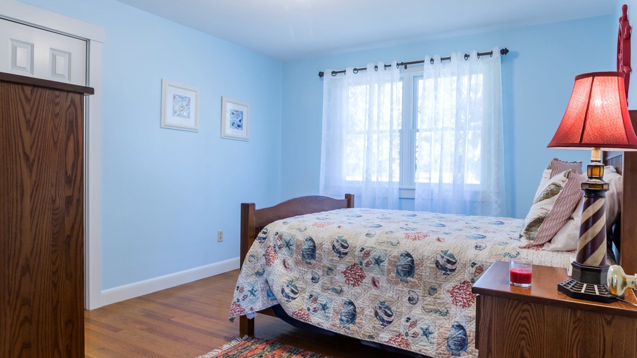 Photo of Bedroom in Glen Cove