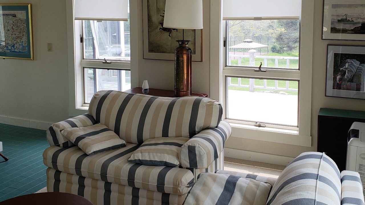 Photo of Livingroom in New Harbor