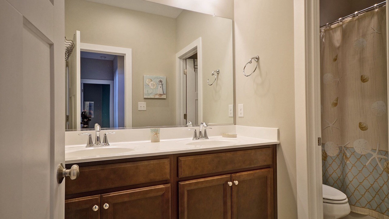 Photo of Bathroom in Savannah's Landing