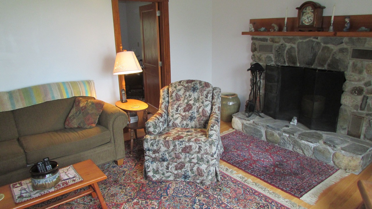Photo of Livingroom in New Harbor