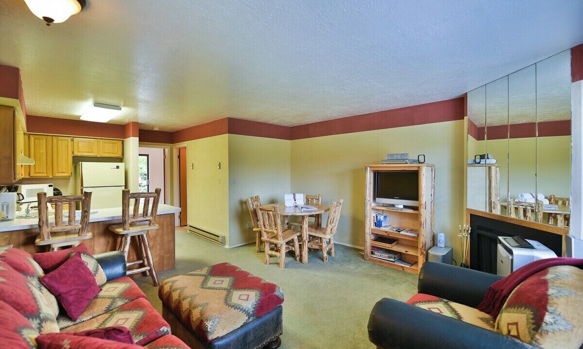 Photo of Livingroom in Wolf Creek