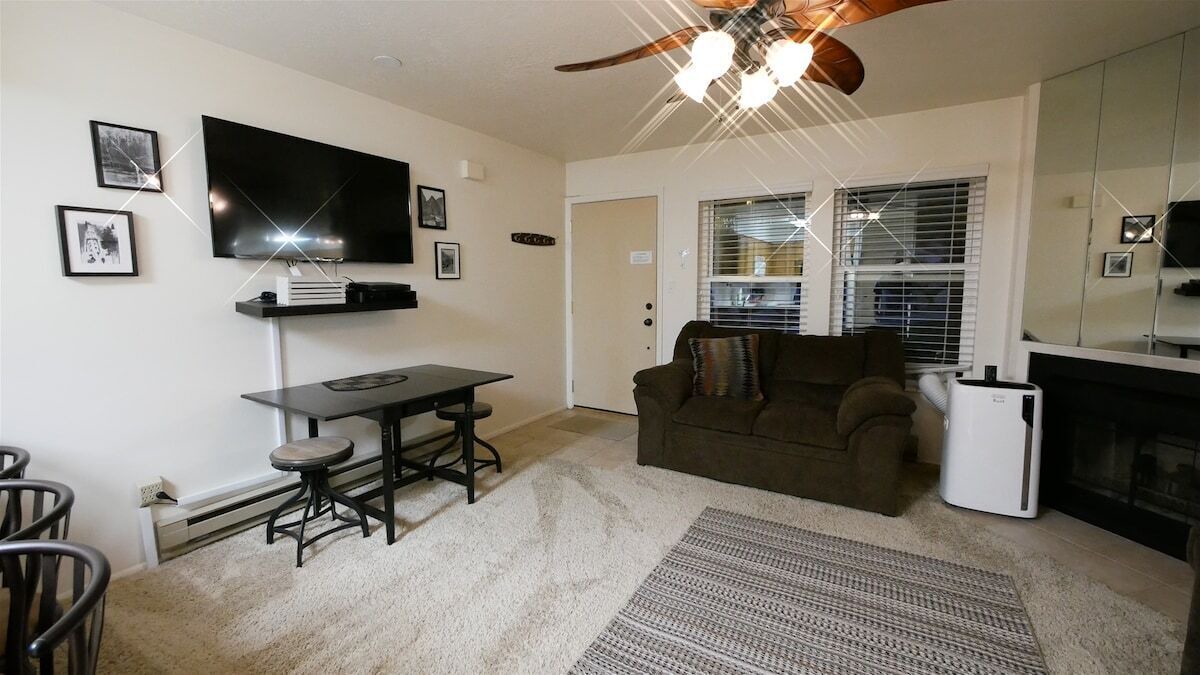 Photo of Livingroom in Wolf Creek