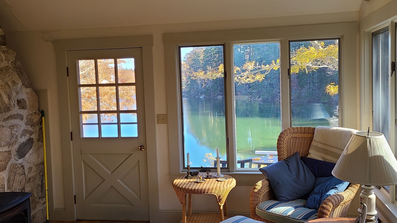Photo of Livingroom in New Harbor