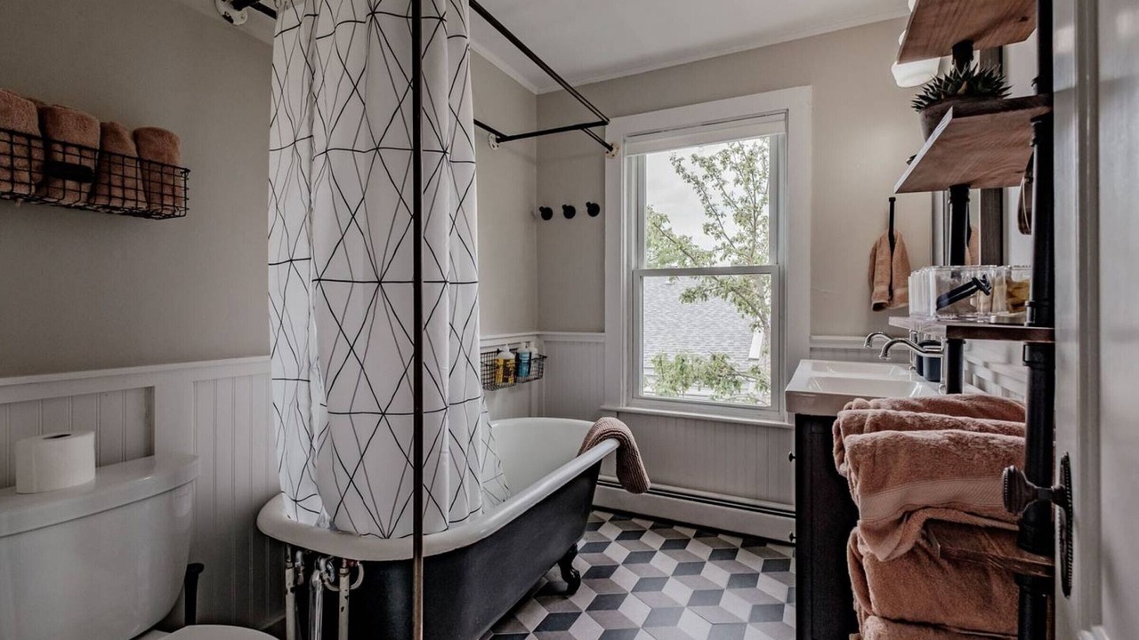Photo of Bathroom in East End
