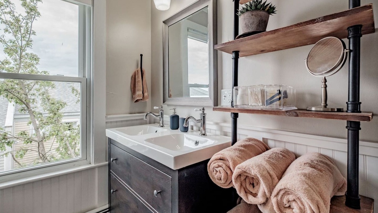 Photo of Bathroom in East End