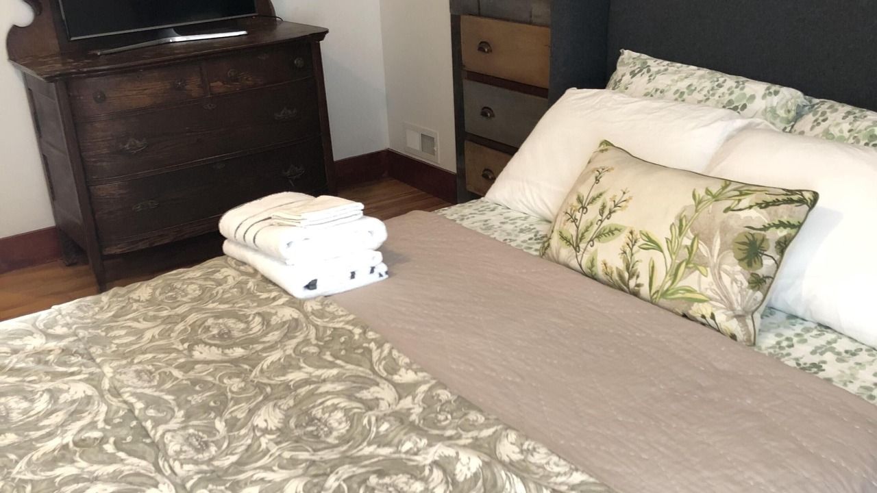 Photo of Bedroom in Colebrook