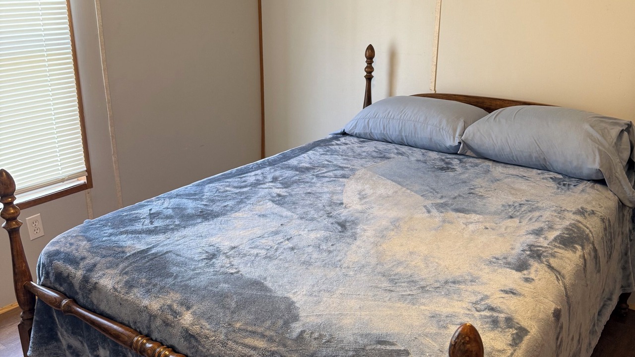 Photo of Bedroom in Hayesville