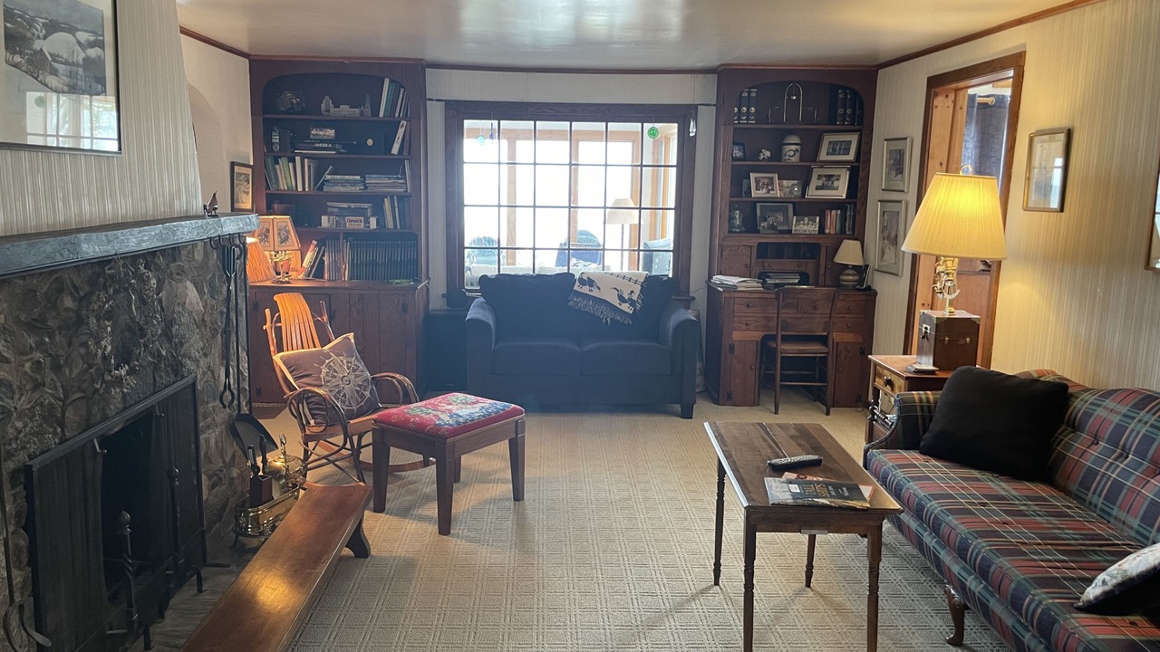 Photo of Livingroom in East Springfield