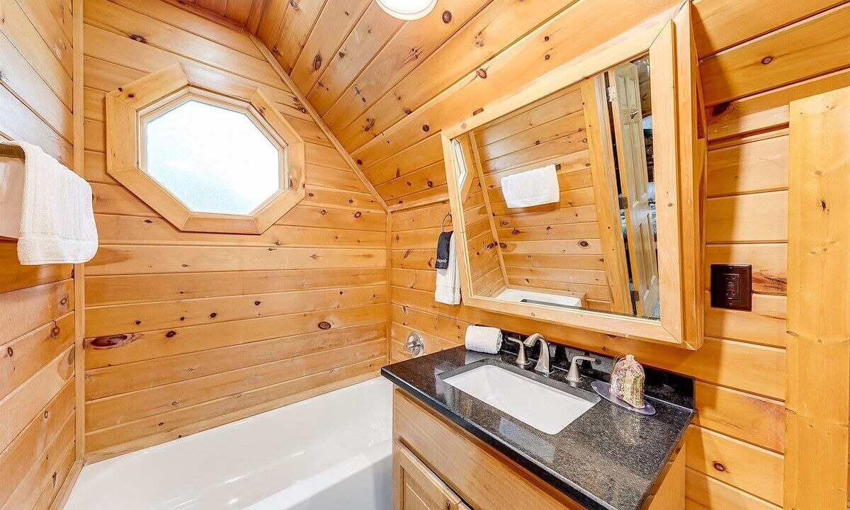 Photo of Bathroom in Helen