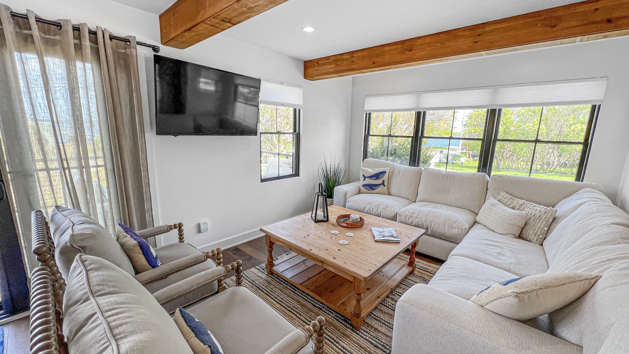 Photo of Livingroom in Loveitts Field