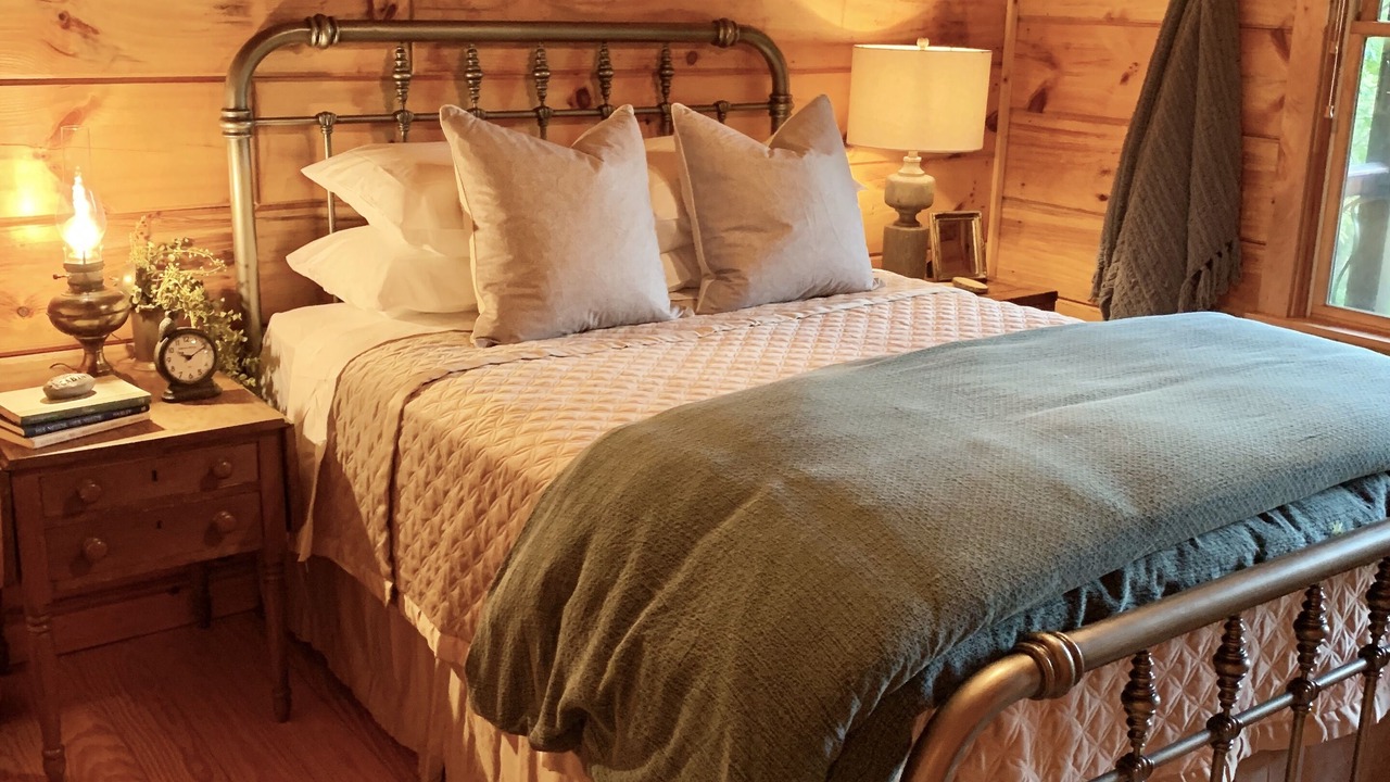 Photo of Bedroom in Hidden Lake
