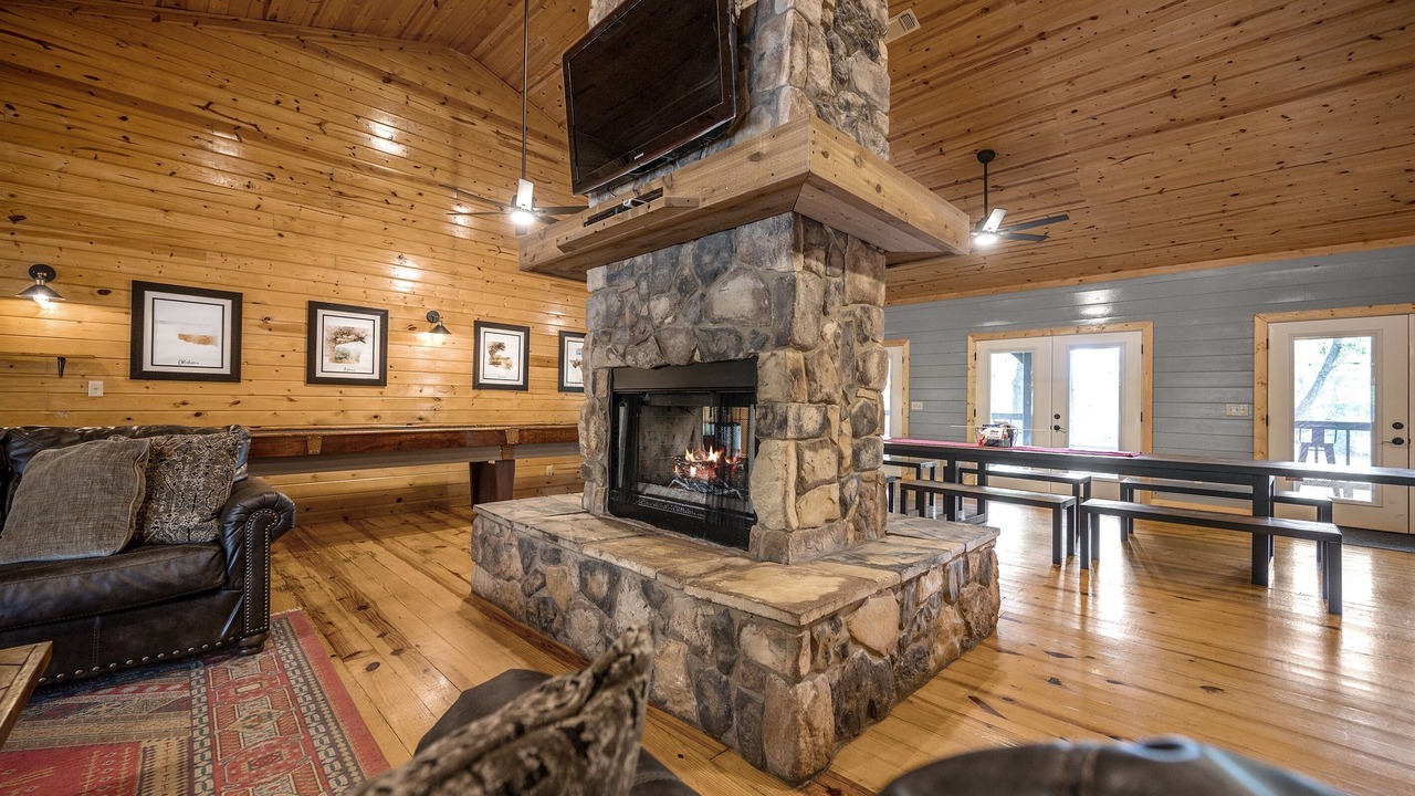 Photo of Livingroom in Broken Bow
