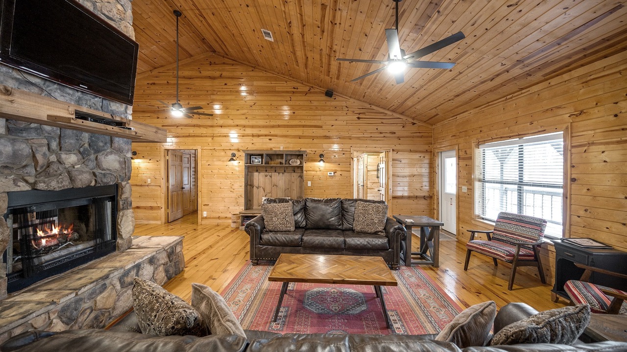 Photo of Livingroom in Broken Bow