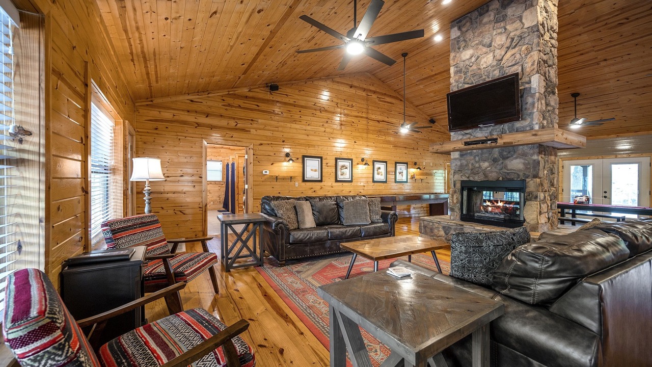 Photo of Livingroom in Broken Bow