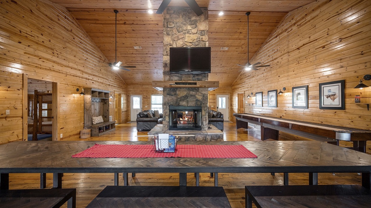 Photo of Livingroom in Broken Bow