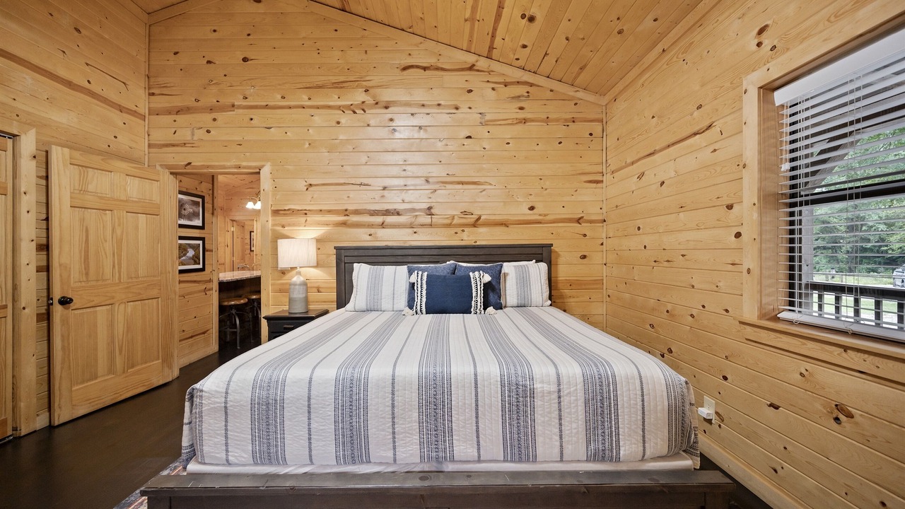 Photo of Bedroom in Broken Bow