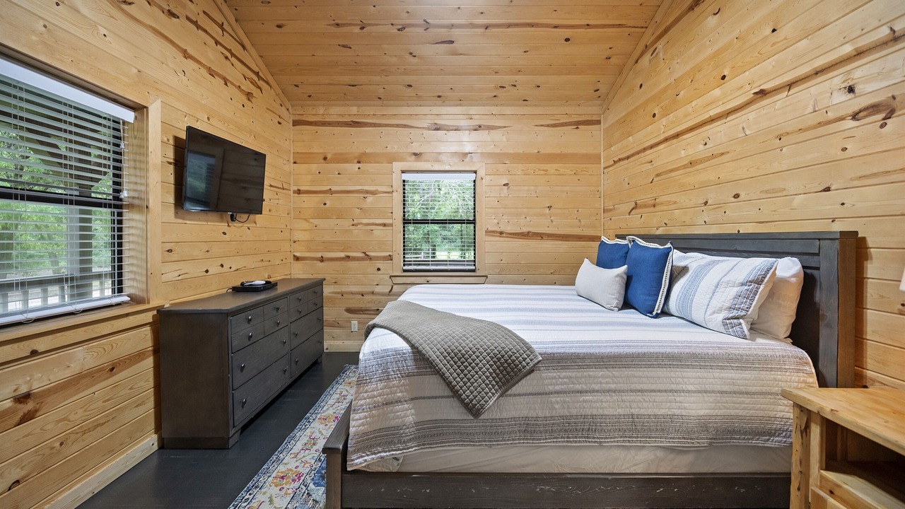 Photo of Bedroom in Broken Bow
