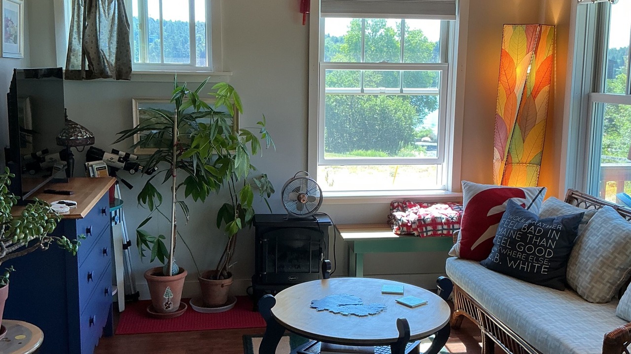 Photo of Livingroom in West Tremont