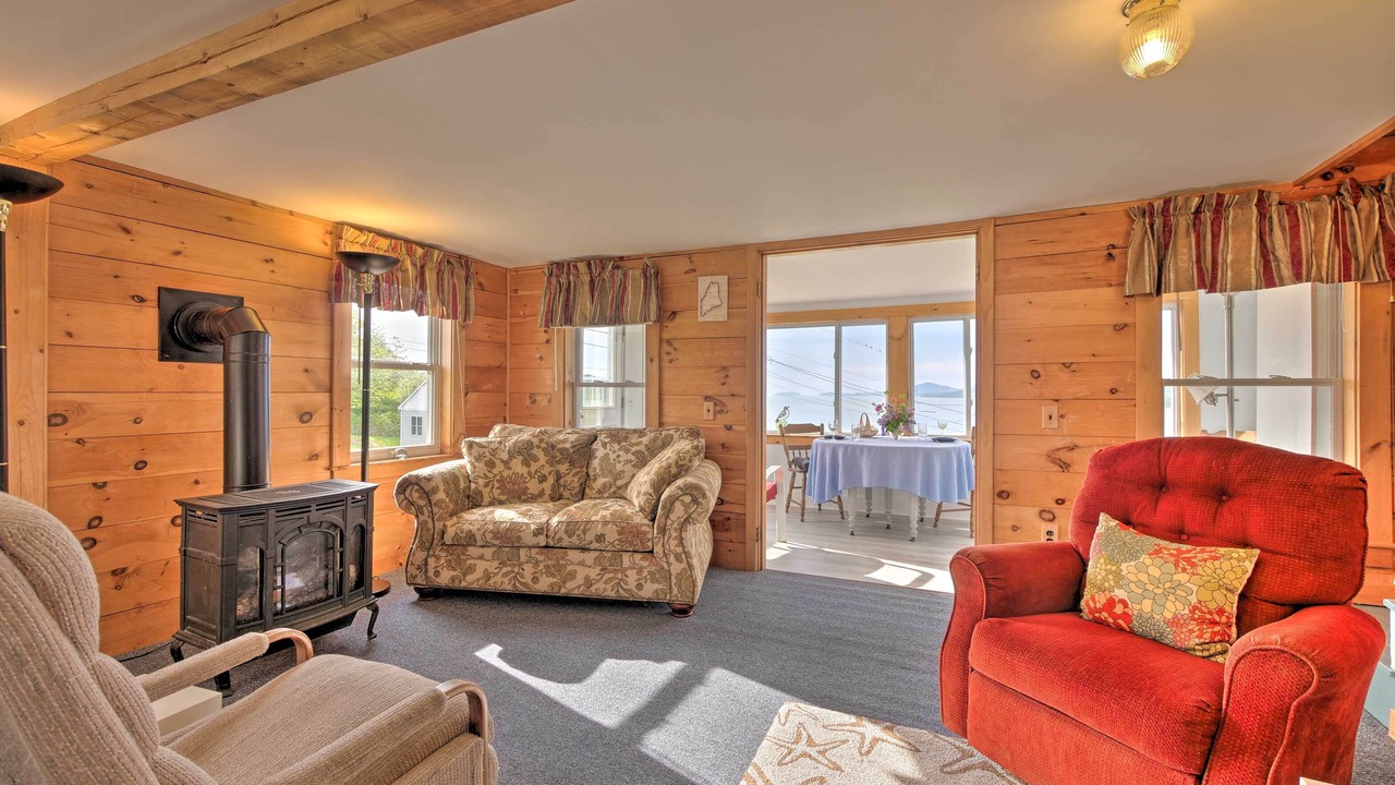 Photo of Livingroom in Marlboro