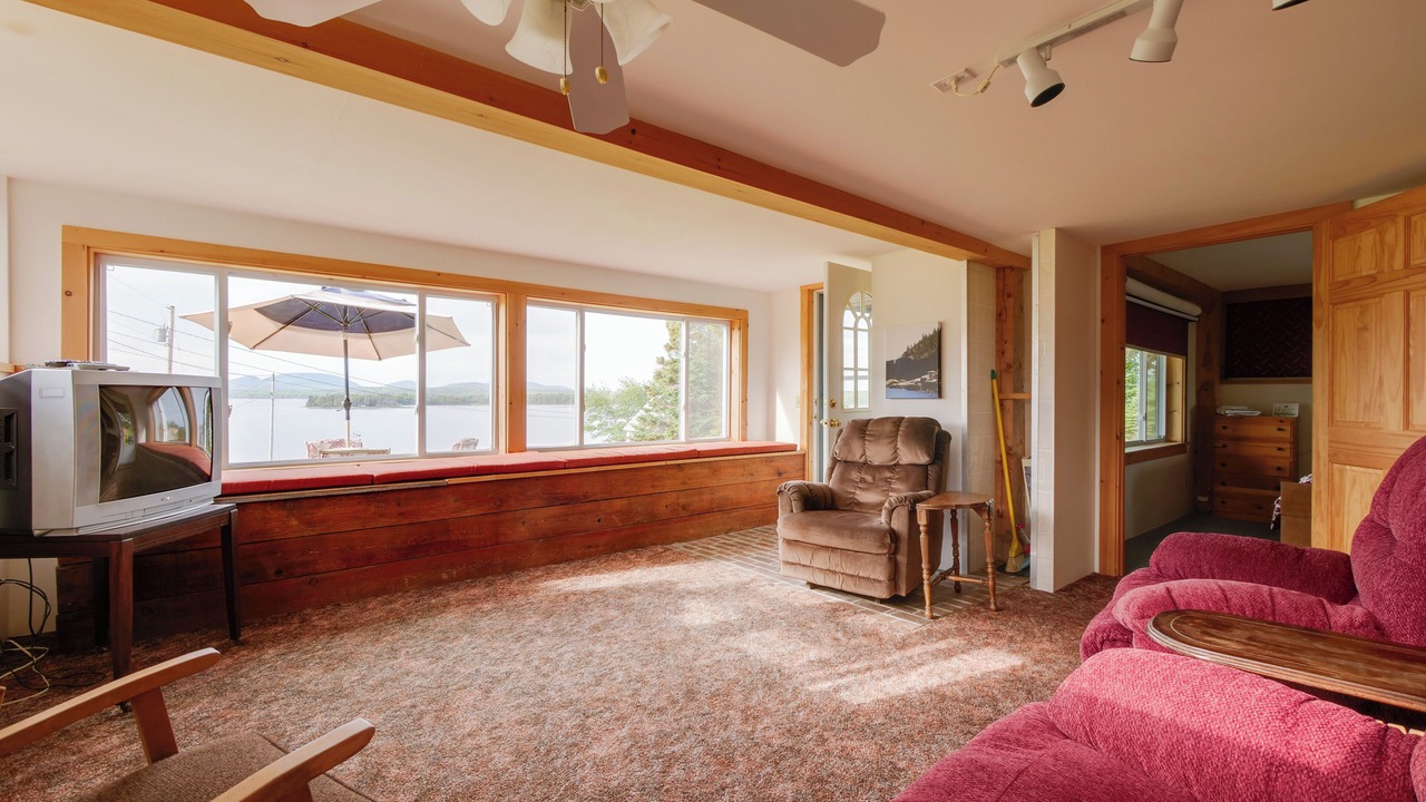 Photo of Livingroom in Marlboro
